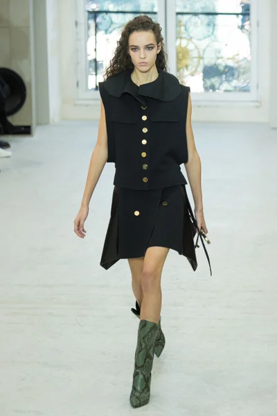 Look 29